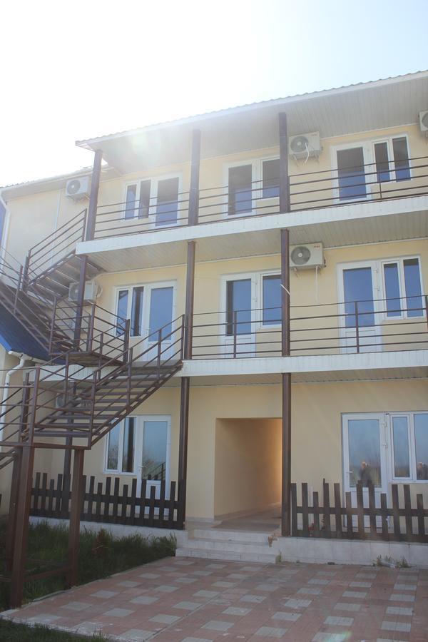 Sun Joy Hotel Sanzhiyka Bagian luar foto