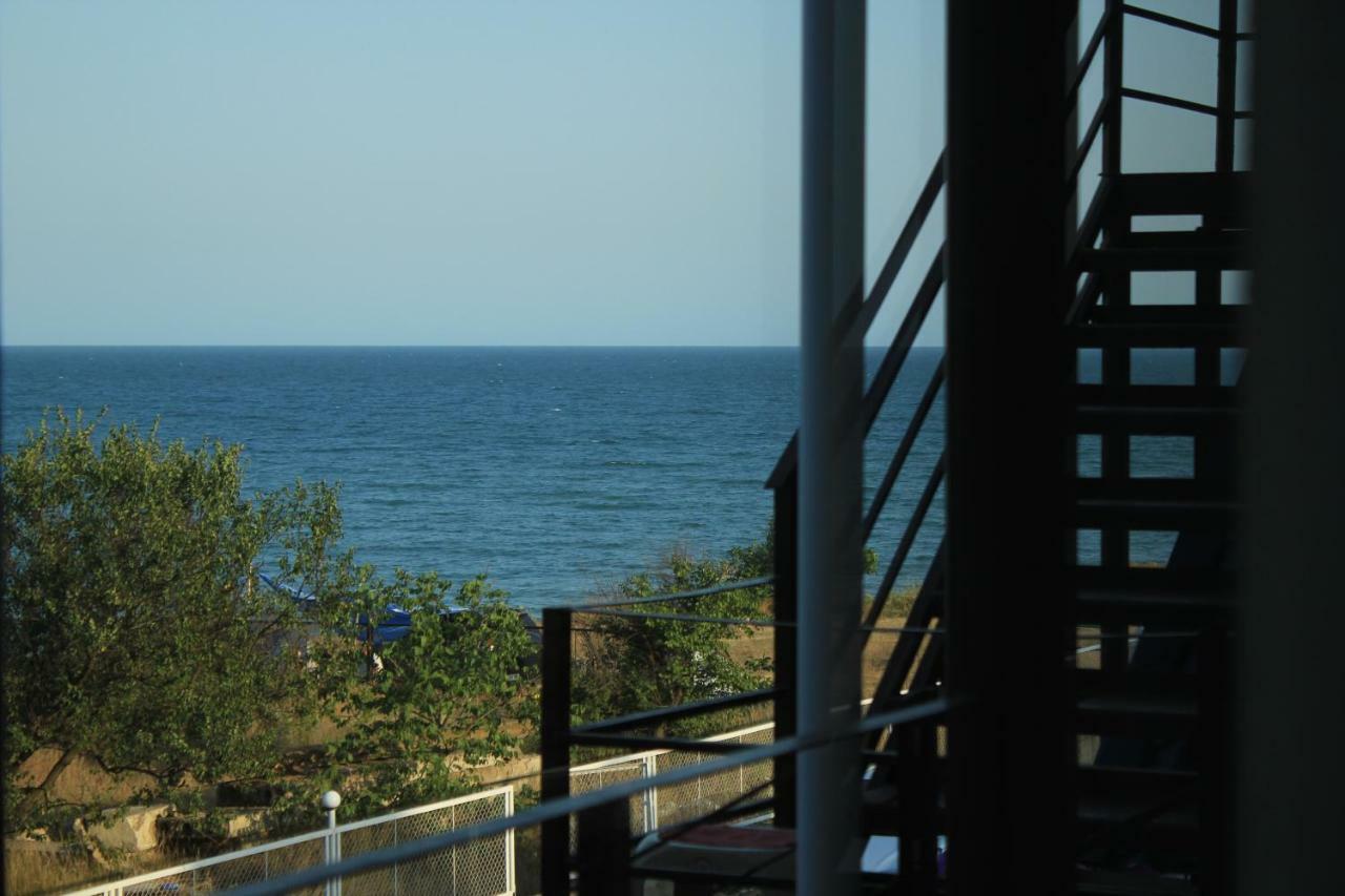 Sun Joy Hotel Sanzhiyka Bagian luar foto