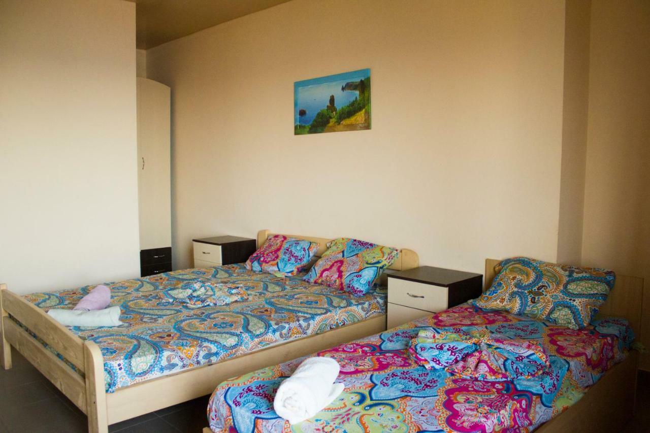 Sun Joy Hotel Sanzhiyka Bagian luar foto